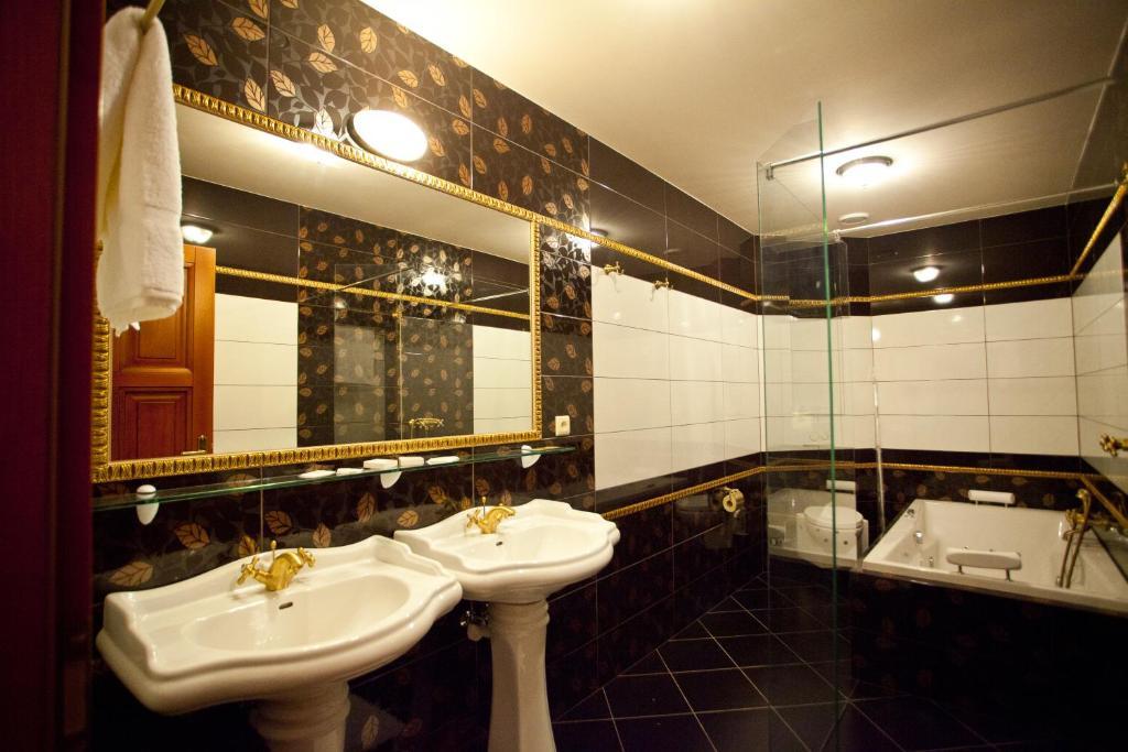 Hotel Gold Chotoviny Oda fotoğraf