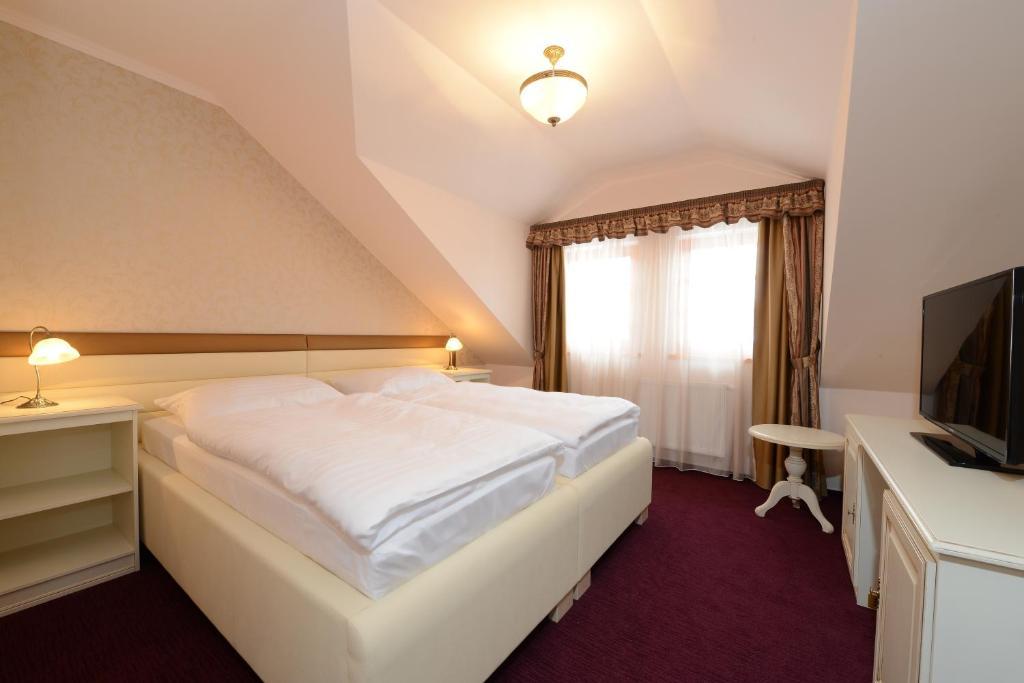 Hotel Gold Chotoviny Oda fotoğraf
